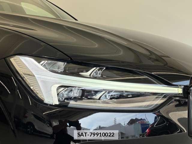Volvo XC60 2022-03 7869389-11