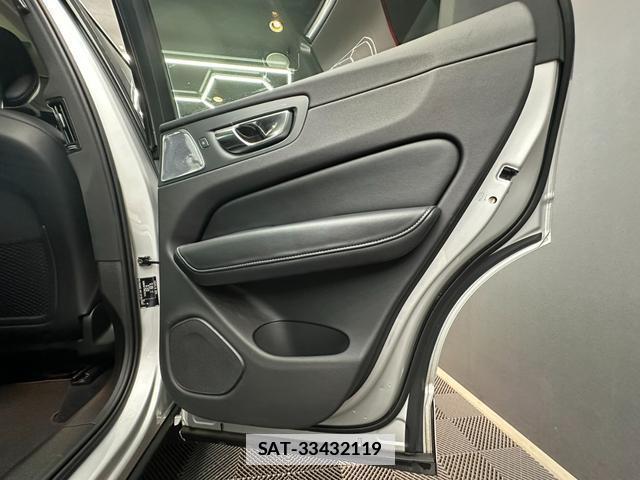 Volvo XC60 2018-01 7872209-2