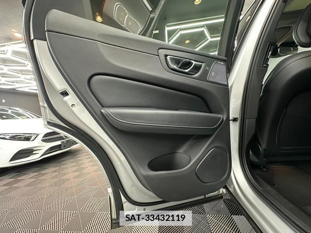 Volvo XC60 2018-01 7872209-4
