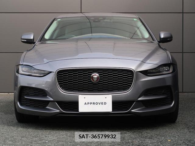 Jaguar XE 2019-07 7868471-14