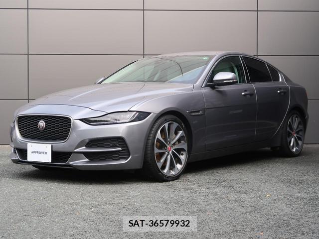 Jaguar XE 2019-07 7868471-15