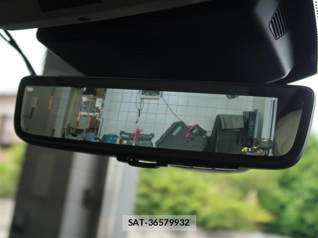 Jaguar XE 2019-07 7868471-6
