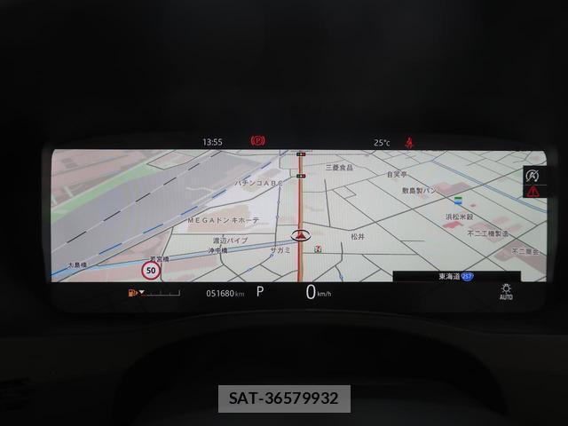 Jaguar XE 2019-07 7868471-7