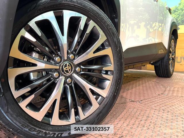 Toyota YARIS CROSS 2023-04 7869208-12