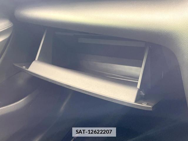 Toyota YARIS CROSS 2023-03 7869877-19