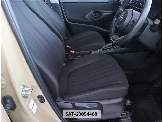 Toyota YARIS CROSS 2024-05 7871365-14
