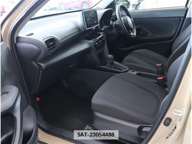 Toyota YARIS CROSS 2024-05 7871365-16