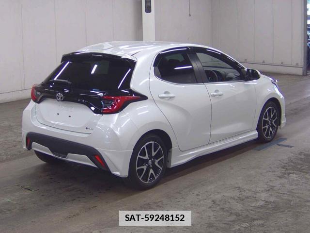 Toyota YARIS 2025-04 7867322-4