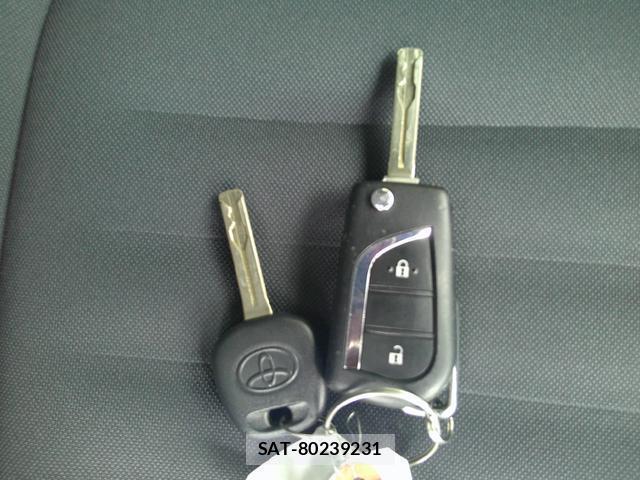 Toyota YARIS 2022-05 7870419-12