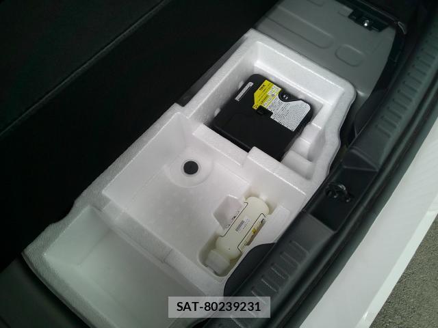 Toyota YARIS 2022-05 7870419-17