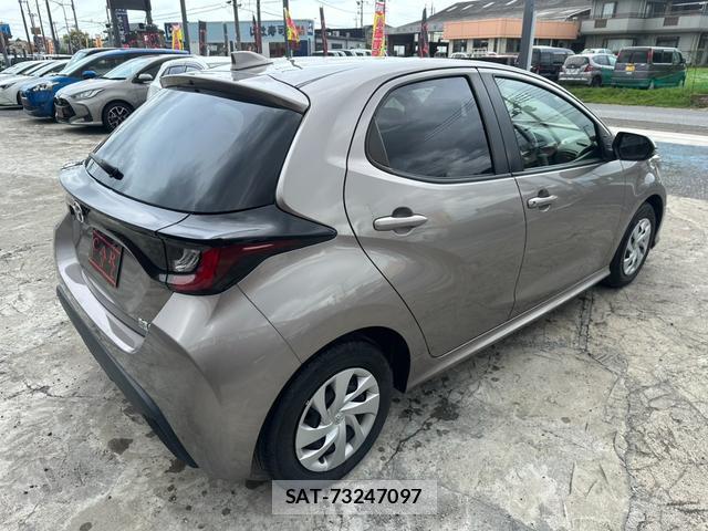 Toyota YARIS 2022-07 7870834-15