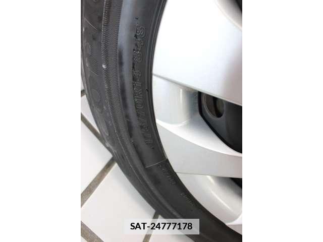Toyota YARIS 2020-04 7871945-16