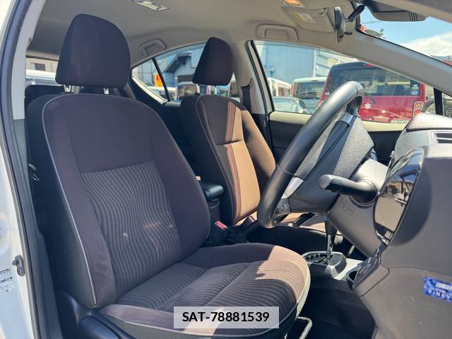 Toyota AQUA 2017-02 7913188-12