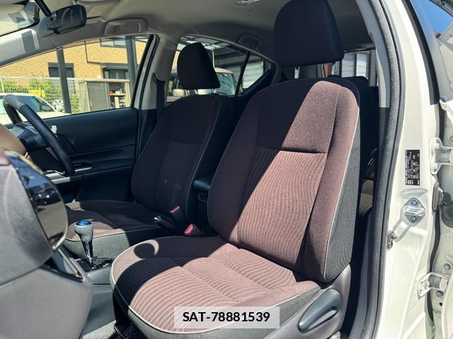 Toyota AQUA 2017-02 7913188-13
