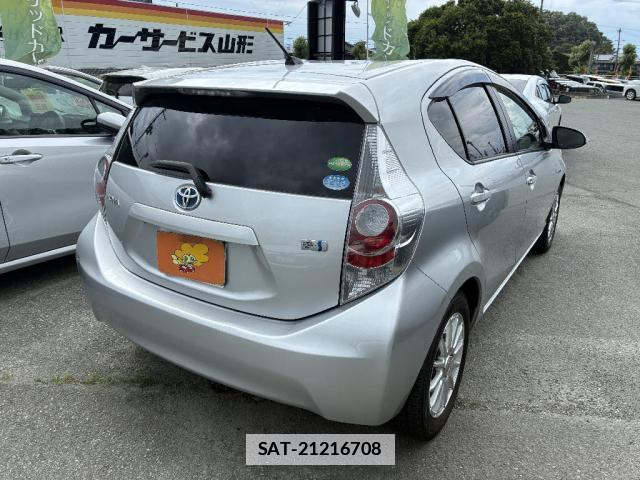 Toyota AQUA 2012-10 7913969-1