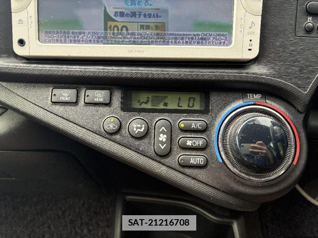 Toyota AQUA 2012-10 7913969-10