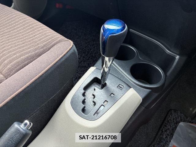 Toyota AQUA 2012-10 7913969-12