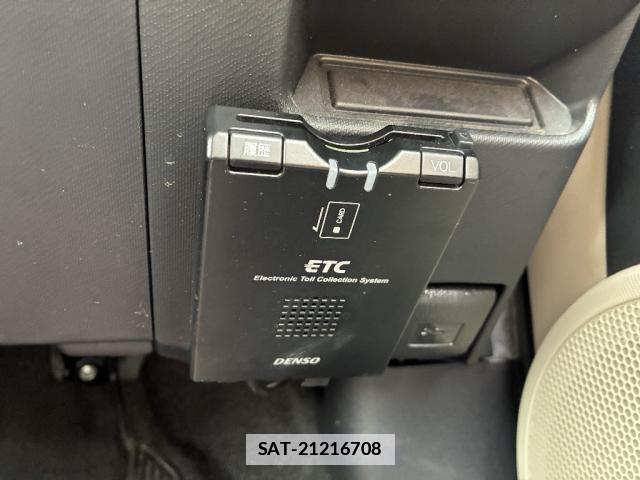 Toyota AQUA 2012-10 7913969-13