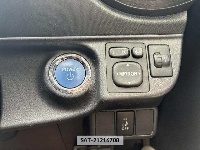 Toyota AQUA 2012-10 7913969-14