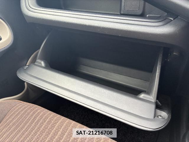 Toyota AQUA 2012-10 7913969-15