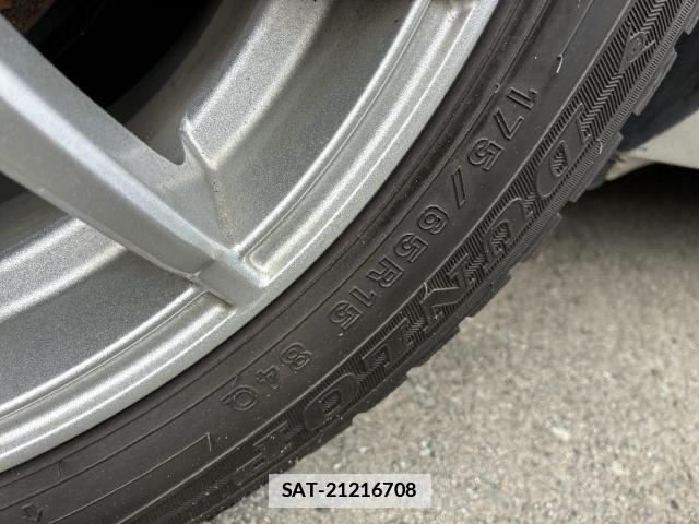 Toyota AQUA 2012-10 7913969-17