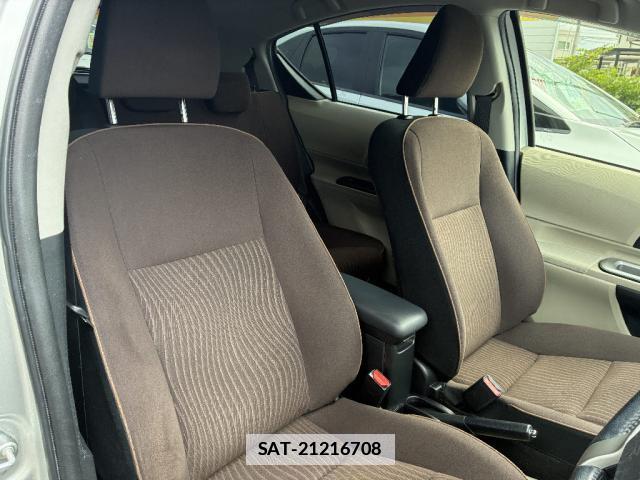 Toyota AQUA 2012-10 7913969-3