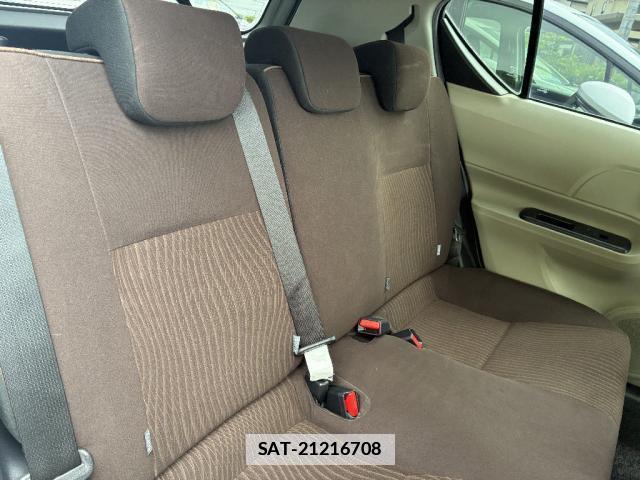 Toyota AQUA 2012-10 7913969-5