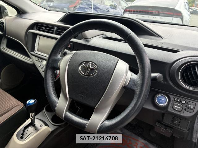 Toyota AQUA 2012-10 7913969-7