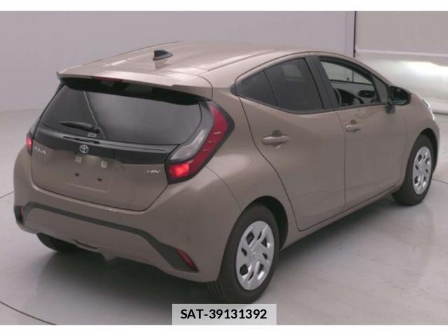 Toyota AQUA 2025-11 7914894-4