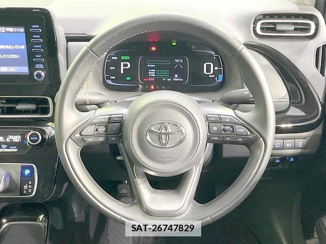 Toyota AQUA 2021-07 7914952-10