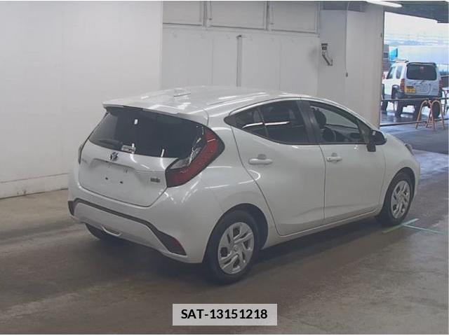 Toyota AQUA 2023-05 7916102-1