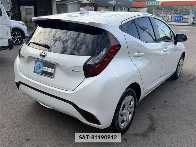 Toyota AQUA 2024-07 7916169-1