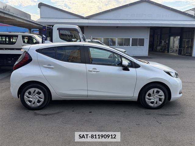 Toyota AQUA 2024-07 7916169-3
