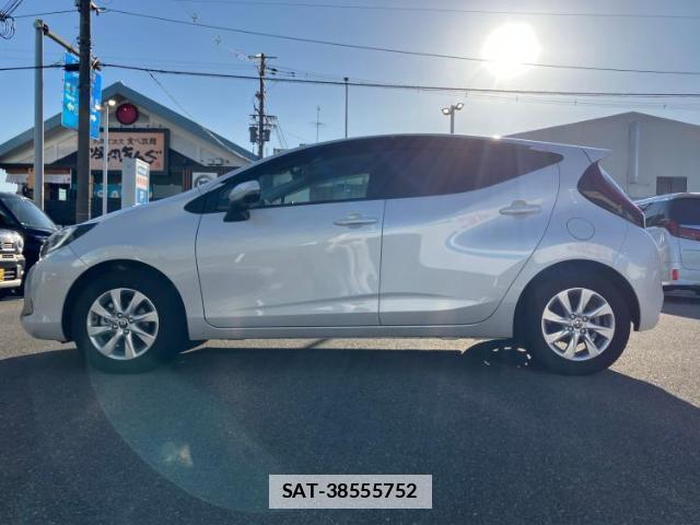 Toyota AQUA 2025-05 7916846-1