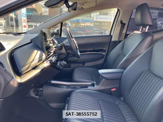 Toyota AQUA 2025-05 7916846-4