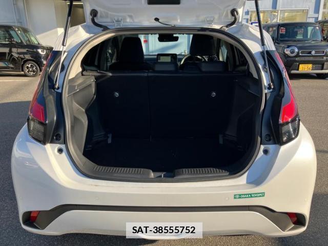 Toyota AQUA 2025-05 7916846-6