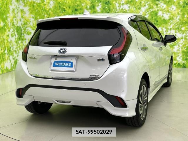 Toyota AQUA 2021-12 7916910-2