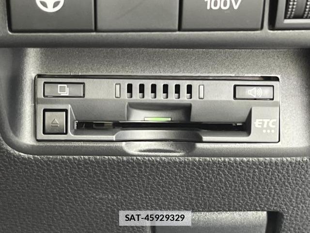 Toyota AQUA 2025-07 7917039-16