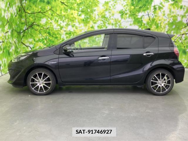 Toyota AQUA 2018-01 7917147-1