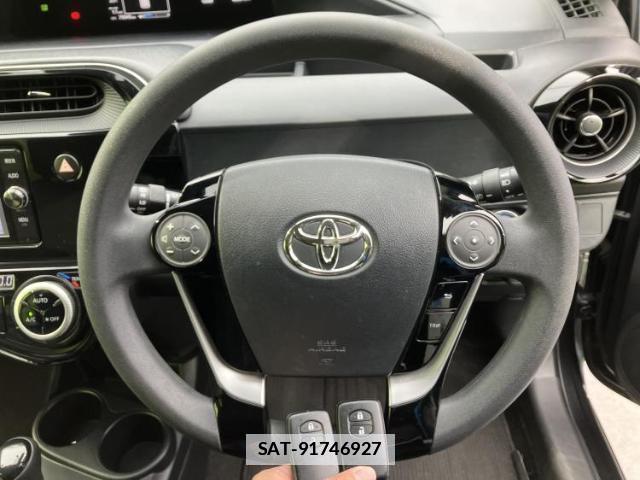 Toyota AQUA 2018-01 7917147-14