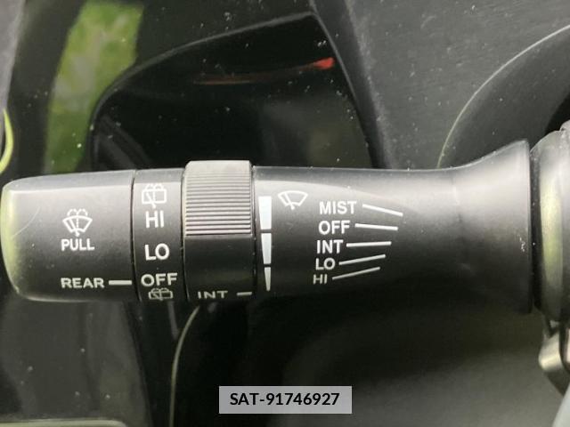 Toyota AQUA 2018-01 7917147-16