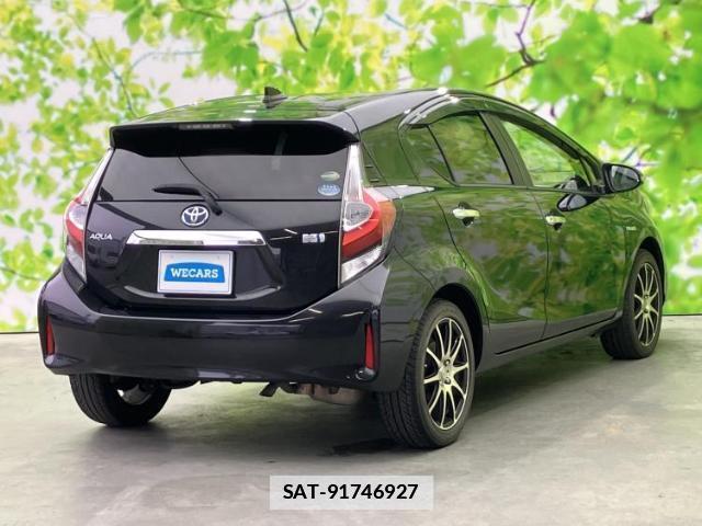 Toyota AQUA 2018-01 7917147-2
