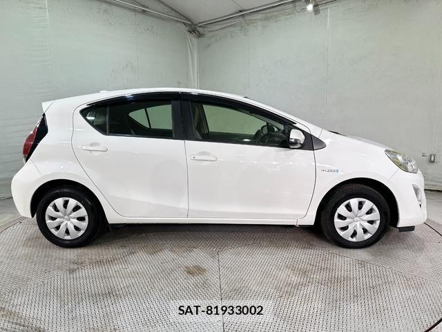 Toyota AQUA 2015-06 7917442-12