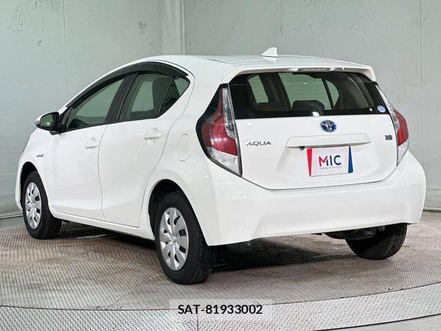 Toyota AQUA 2015-06 7917442-16