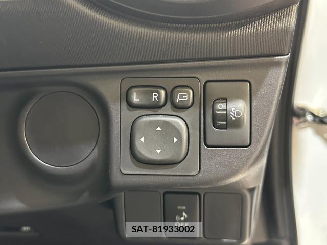Toyota AQUA 2015-06 7917442-9