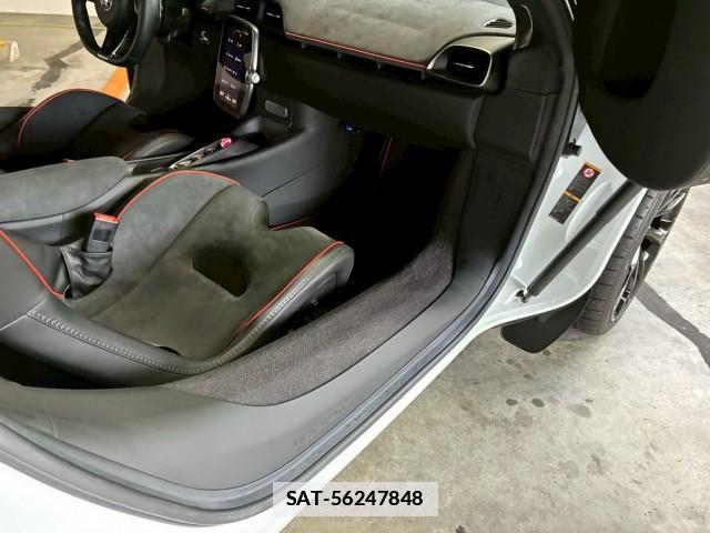 McLaren Artura 2023-06 7914609-10