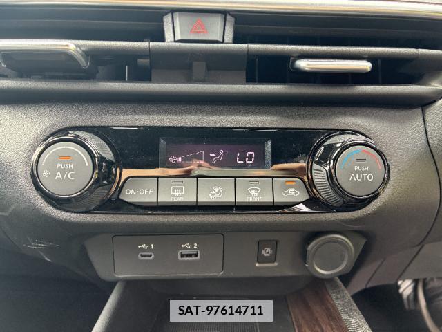 Nissan AURA 2021-10 7913972-11