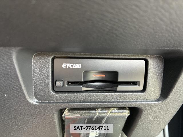 Nissan AURA 2021-10 7913972-17