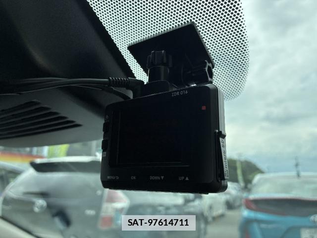 Nissan AURA 2021-10 7913972-19