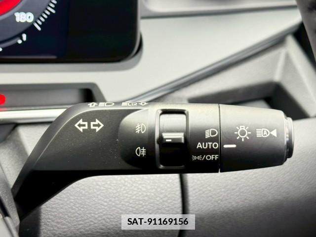 Nissan AURA 2025-07 7915798-10